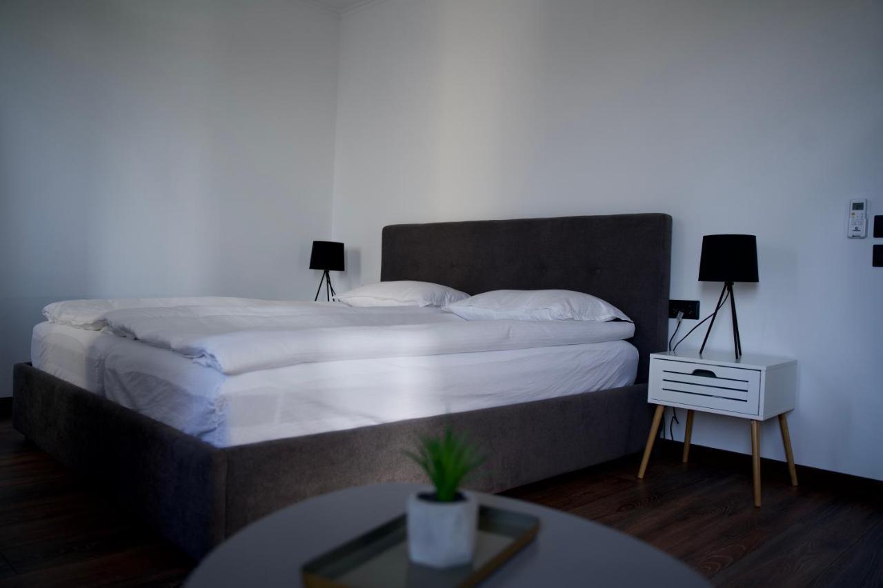 Style Hotel Ungheni Targ Exterior photo