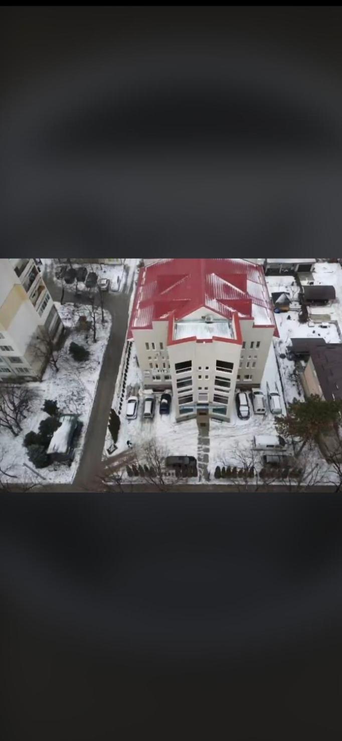Style Hotel Ungheni Targ Exterior photo